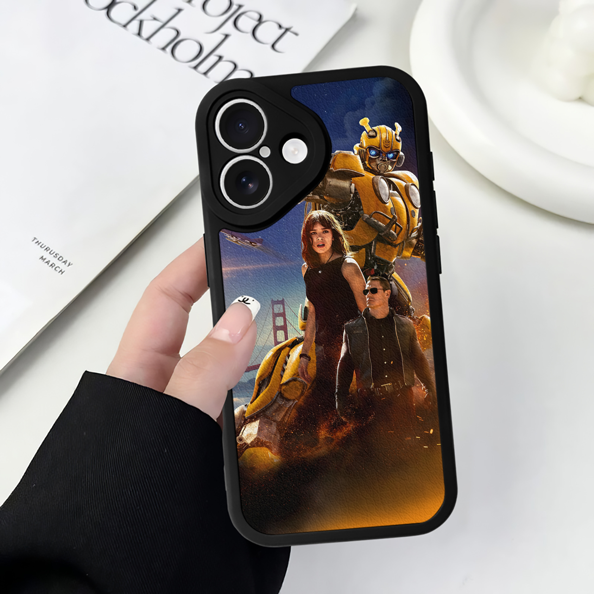 （画像用） Transformers トランスフォーマー 【iPhone 16シリーズ対応】シリコンスマホケース（レザー調） 材質：シリコン